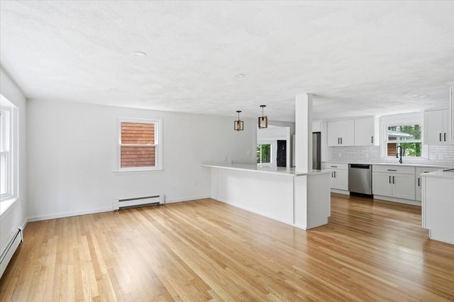 37 Orchard Dr, Pembroke, MA 02359