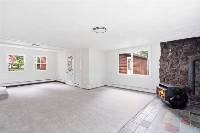 37 Orchard Dr, Pembroke, MA 02359