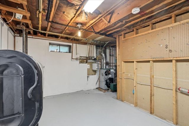 37 Orchard Dr, Pembroke, MA 02359