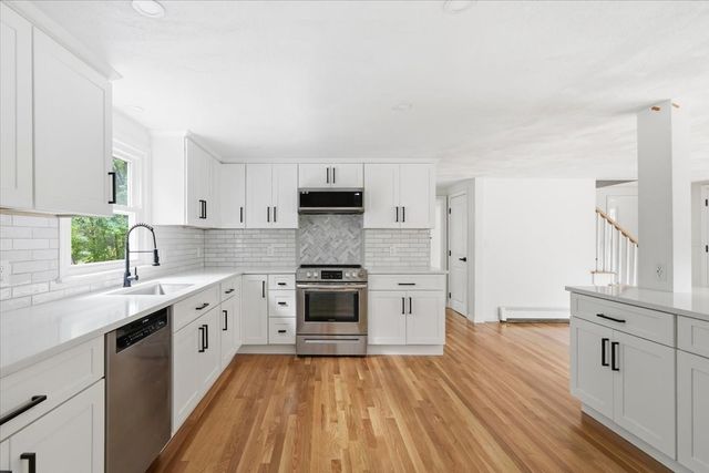 37 Orchard Dr, Pembroke, MA 02359