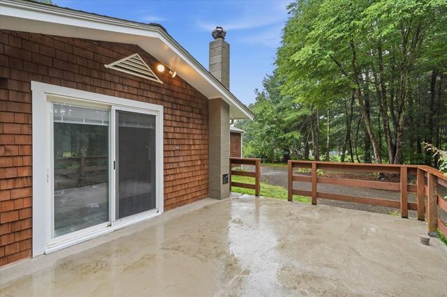 37 Orchard Dr, Pembroke, MA 02359