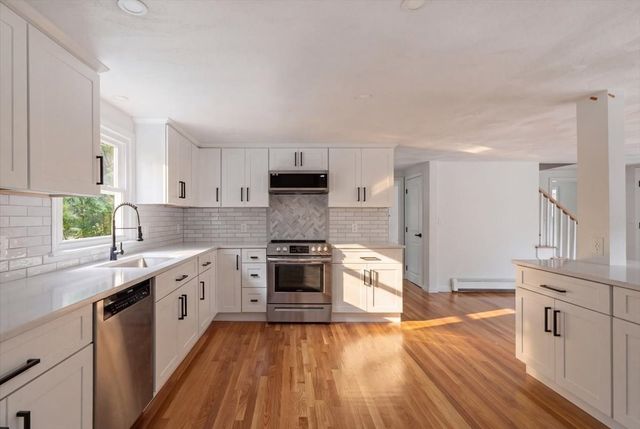 37 Orchard Dr, Pembroke, MA 02359