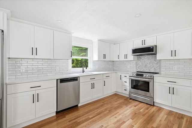 37 Orchard Dr, Pembroke, MA 02359