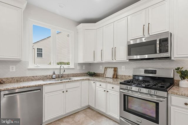 4172 VERNOY HILLS RD, Fairfax, VA 22033