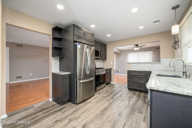 233 Cloverdale Drive, Lakewood, NJ 08701