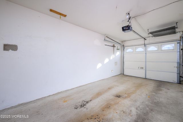 233 Cloverdale Drive, Lakewood, NJ 08701