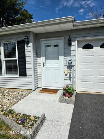 233 Cloverdale Drive, Lakewood, NJ 08701