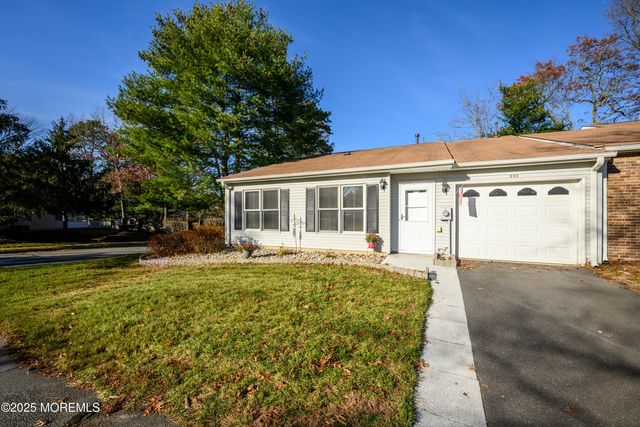 233 Cloverdale Drive, Lakewood, NJ 08701