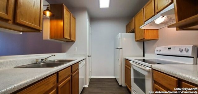 538 DUKEWAY DR C, Universal City, TX 78148