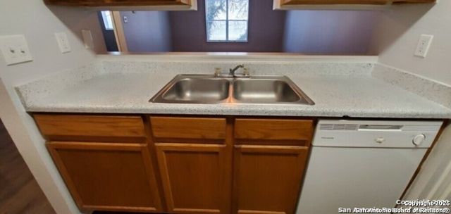 538 DUKEWAY DR C, Universal City, TX 78148