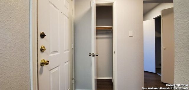 538 DUKEWAY DR C, Universal City, TX 78148