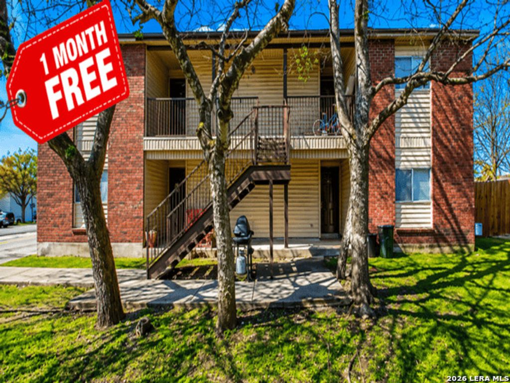 538 DUKEWAY DR C, Universal City, TX 78148