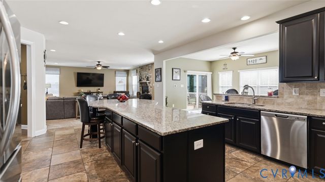 15807 Walkers Chase, Moseley, VA 23120