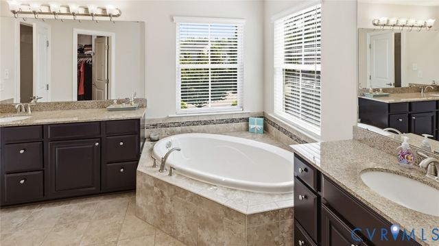 15807 Walkers Chase, Moseley, VA 23120