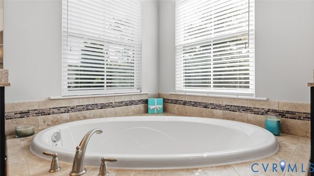 15807 Walkers Chase, Moseley, VA 23120