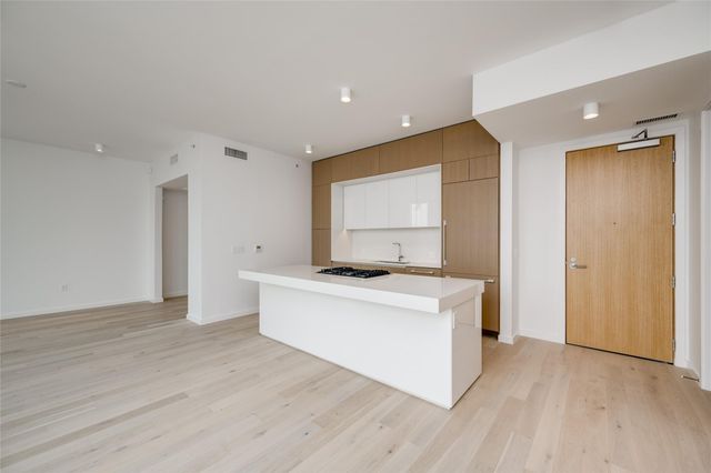313 W 17th ST 1806, Austin, TX 78701