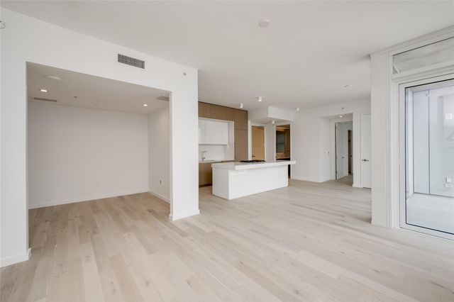 313 W 17th ST 1806, Austin, TX 78701