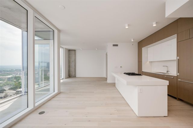 313 W 17th ST 1806, Austin, TX 78701