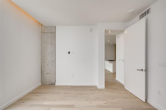 313 W 17th ST 1806, Austin, TX 78701