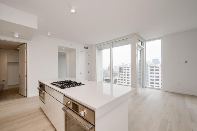 313 W 17th ST 1806, Austin, TX 78701