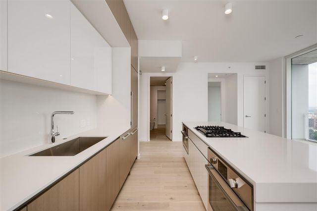 313 W 17th ST 1806, Austin, TX 78701