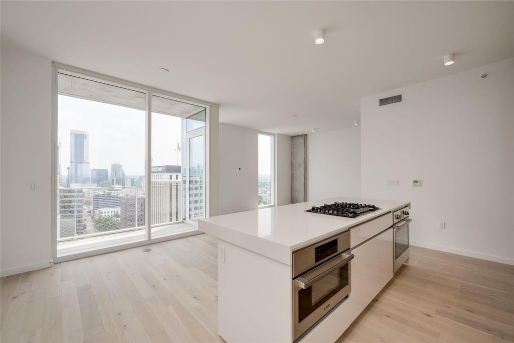 313 W 17th ST 1806, Austin, TX 78701