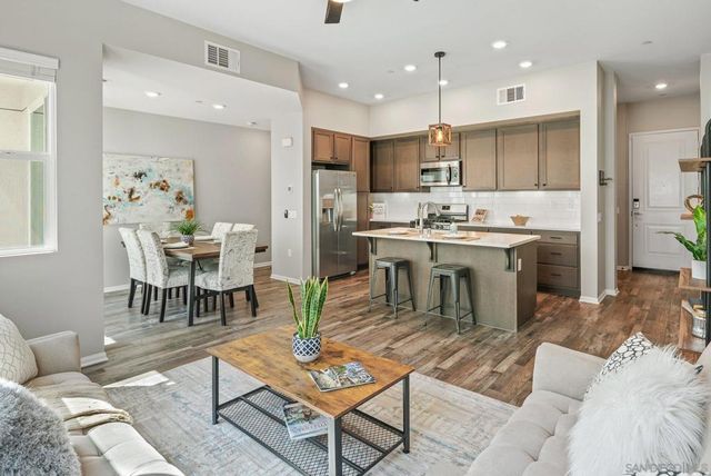 2045 Mindoro Ln 2, Chula Vista, CA 91915