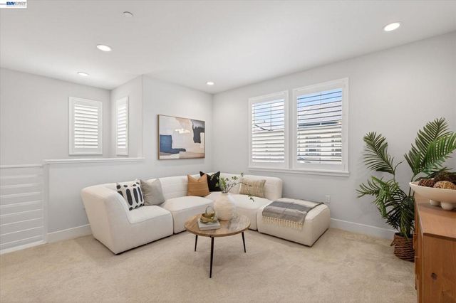 4047 St Helena Way, Dublin, CA 94568
