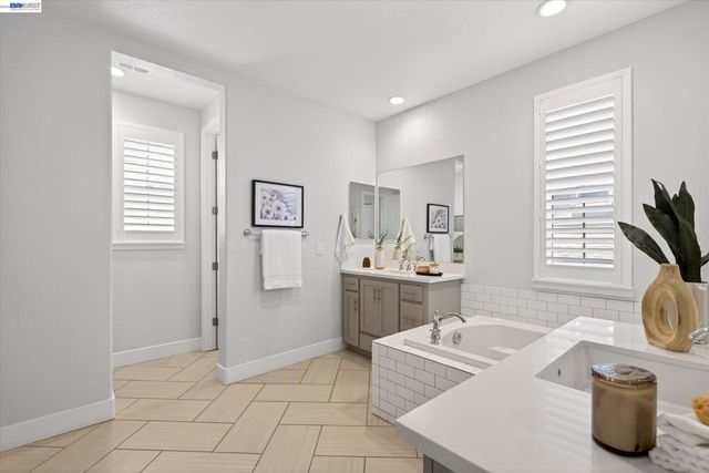 4047 St Helena Way, Dublin, CA 94568