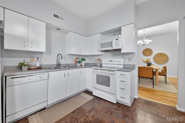 5559 Pershing Avenue 1F, St Louis, MO 63112