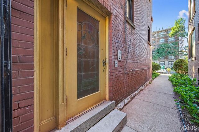 5559 Pershing Avenue 1F, St Louis, MO 63112