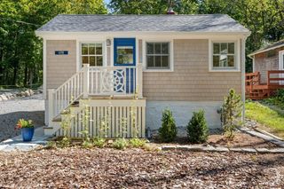 498 Beechwood St, Cohasset, MA 02025