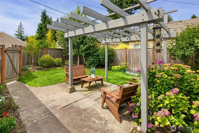 8353 20th Avenue NW, Seattle, WA 98117