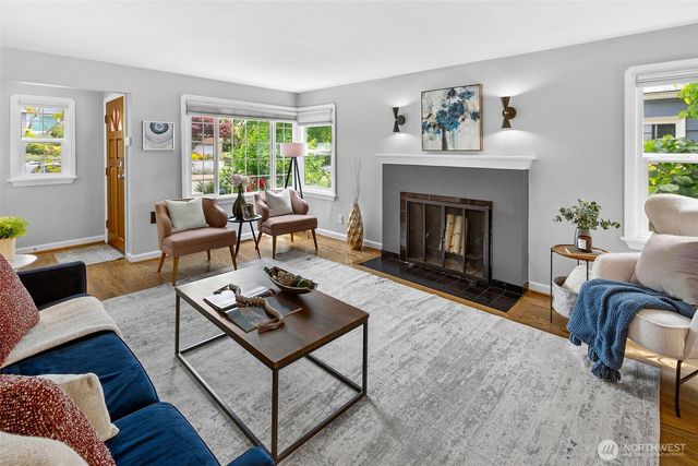 8353 20th Avenue NW, Seattle, WA 98117
