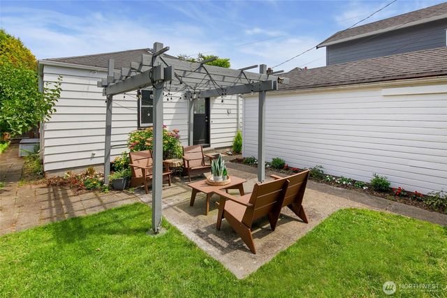 8353 20th Avenue NW, Seattle, WA 98117