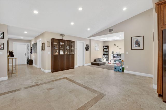 6790 Jardin Place, Boca Raton, FL 33433