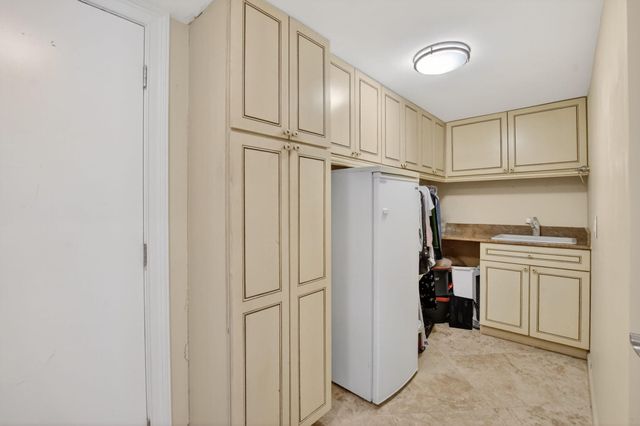 6790 Jardin Place, Boca Raton, FL 33433