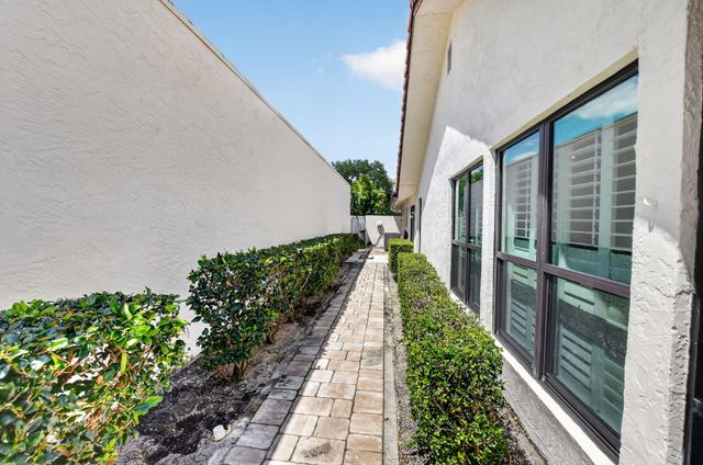 6790 Jardin Place, Boca Raton, FL 33433