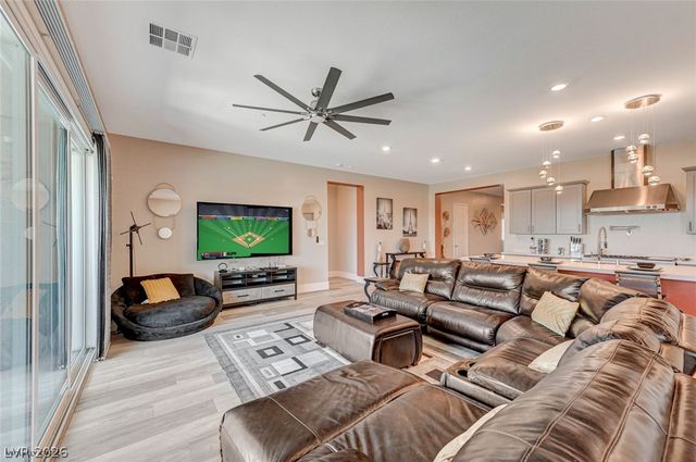 5241 Brayden Court, Las Vegas, NV 89131