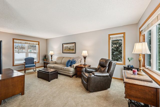 9000 Parkside Drive, Woodbury, MN 55125