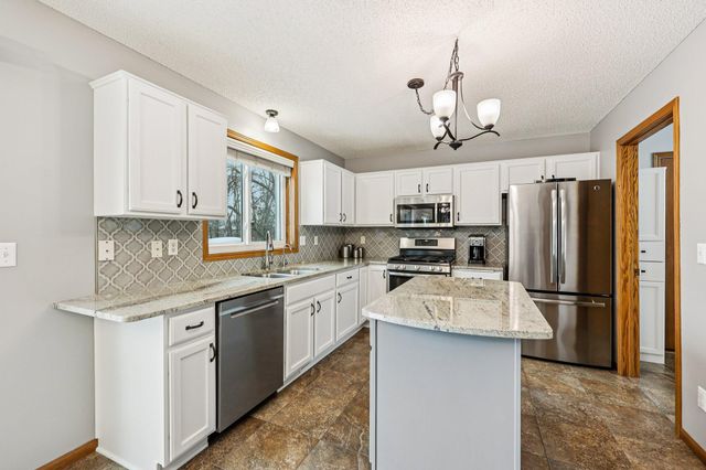 9000 Parkside Drive, Woodbury, MN 55125