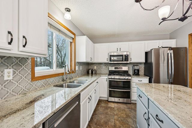 9000 Parkside Drive, Woodbury, MN 55125