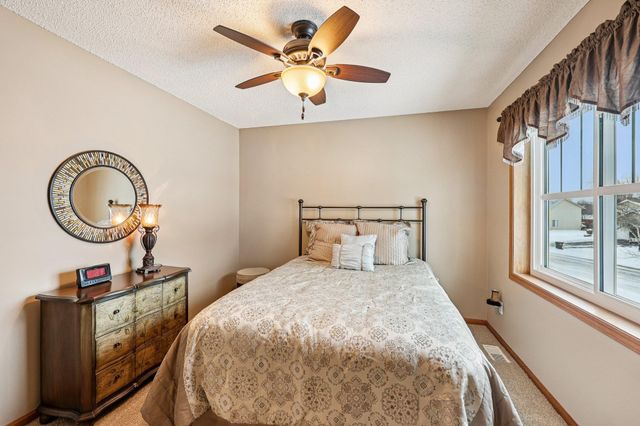 9000 Parkside Drive, Woodbury, MN 55125