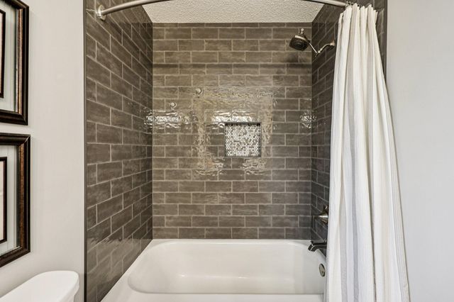 9000 Parkside Drive, Woodbury, MN 55125