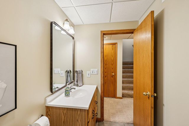 9000 Parkside Drive, Woodbury, MN 55125