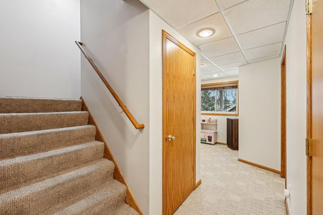 9000 Parkside Drive, Woodbury, MN 55125