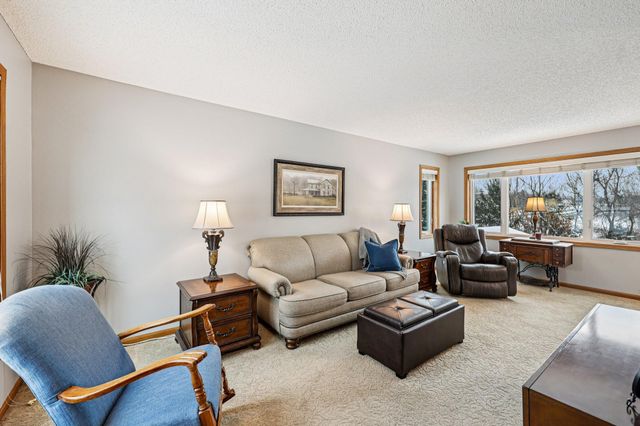 9000 Parkside Drive, Woodbury, MN 55125