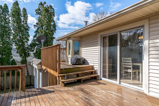 817 16th Street, Bettendorf, IA 52722