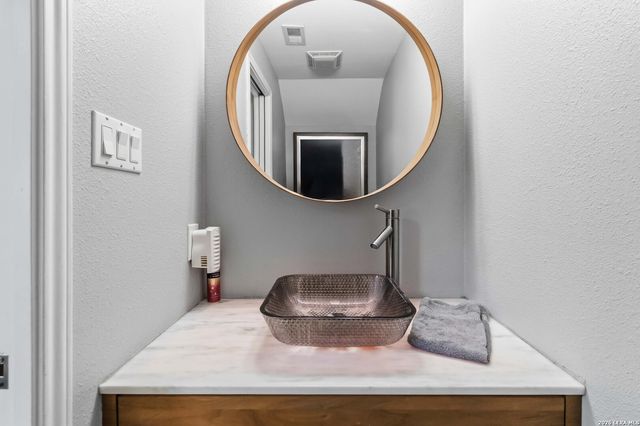 15910 LOFTY HTS, San Antonio, TX 78232