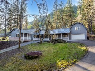 518 Riverbanks Road, Grants Pass, OR 97527
